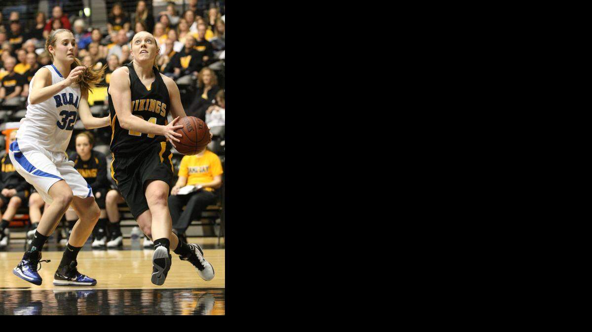 
Pittsburg State women’s basketball player Lizzy Jeronimus (right), seen here during her high school caree at Shawnee Mission West, is the recipient of the Ken B. Jones Award from the MIAA. The award honors one male and one female athlete who excels in athletics, academics and community service.
