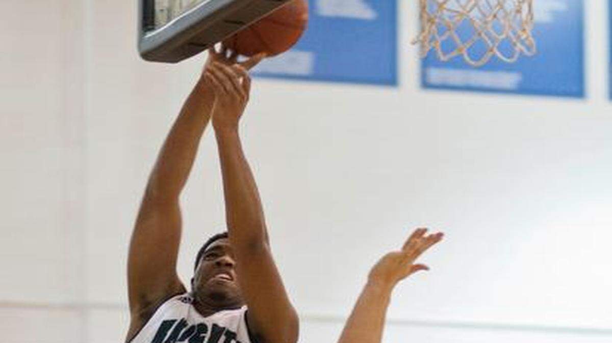 
Barstow’s Jeriah Horne proved to be a handful for Shawnee Mission North on Friday night.


