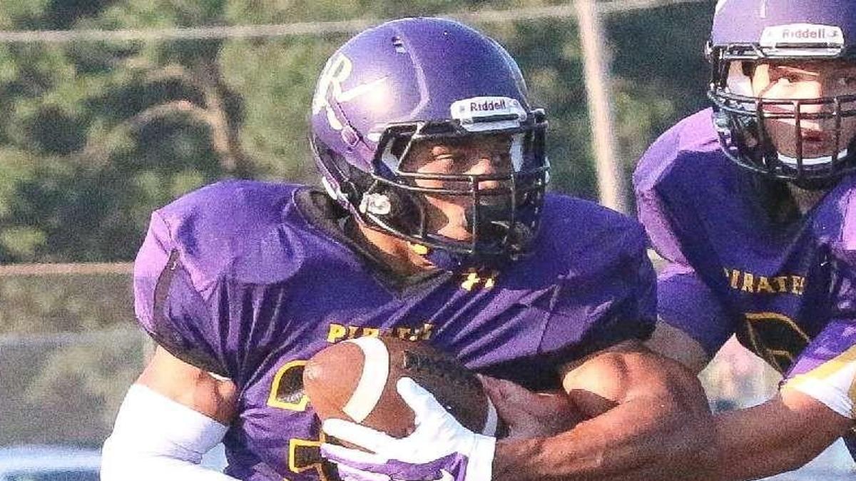 Belton running back Zach Willis (left) is one of the finalists for the Thomas A. Simone Award.