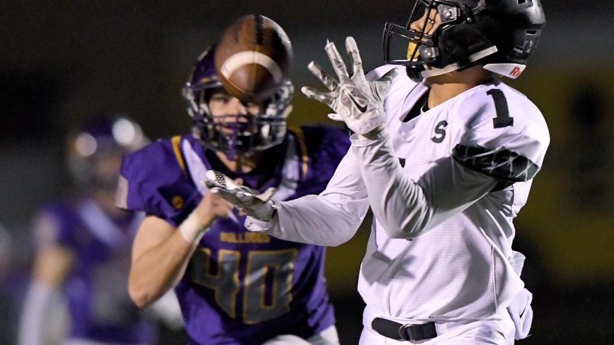 Kearney linebacker Ethan Luft (left) gets to play for Missouri in the 26th annual Kansas vs. Missouri All-Star Game Thursday night at Blue Springs South.