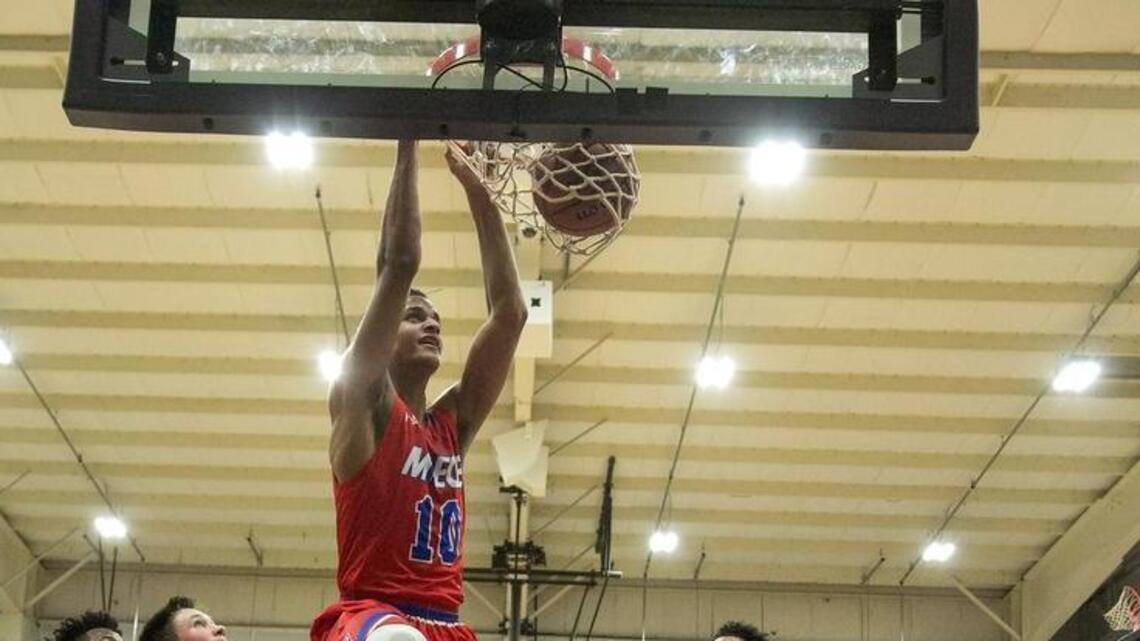 KU, MU, K-State target Jeremiah Robinson-Earl, son of Lester Earl, leaves Miege