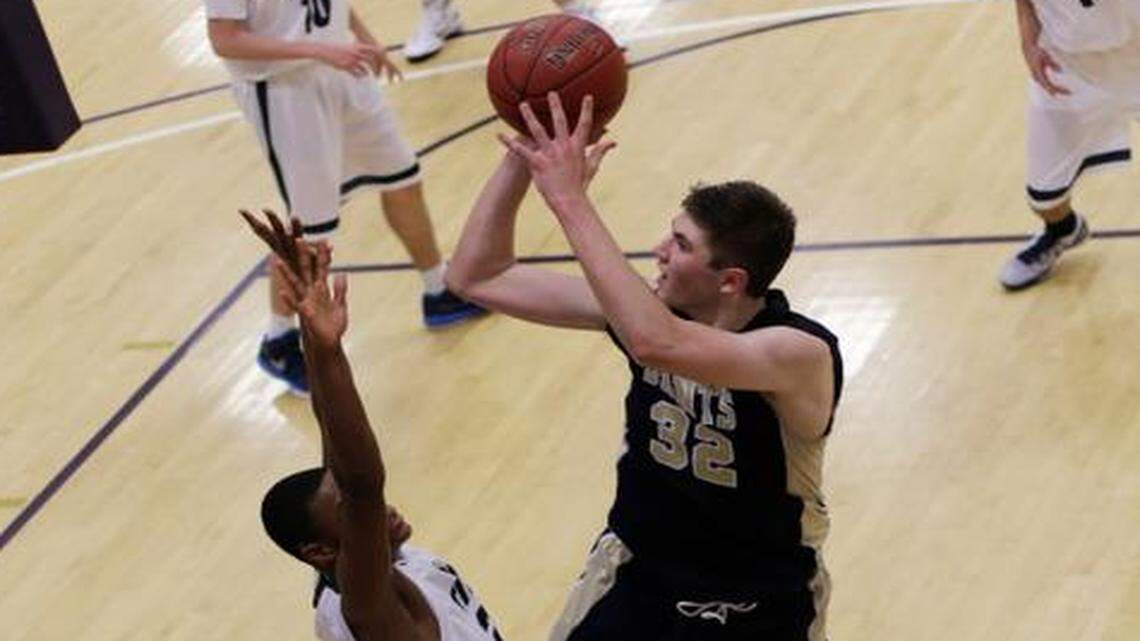 
St. Thomas Aquinas’ Riley Pint (right) scored 21 points in the second quarter and 32 for the game on Friday night against Lee’s Summit West. 
