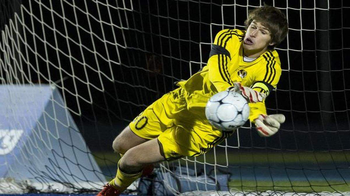 
Lee’s Summit goalie Roman Pena stopped Chaminade’s final attempt in penalty kicks. Minutes later, he converted the winner for the Tigers.


