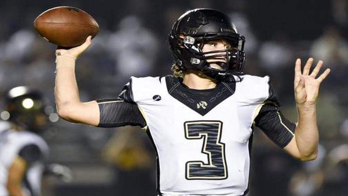 
Quarterback Drew Lock led a Lee’s Summit offense that averaged 33.7 points per game.
