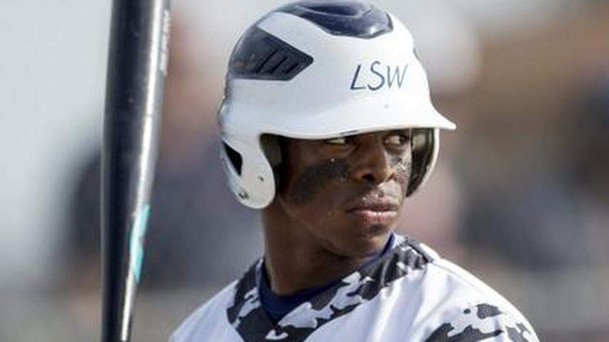 
Monte Harrison, a fromer center fielder at Lee’s Summit West High School, reportedly signed with Brewers.
