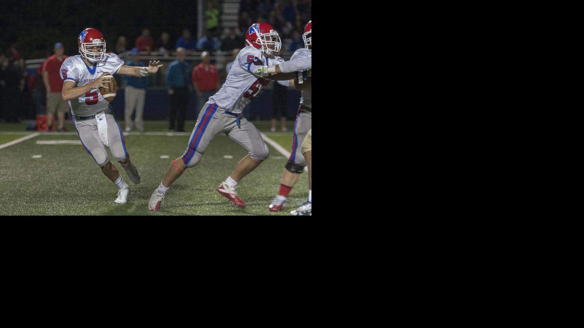 
Bishop Miege quarterback Ryan Willis ran with the ball in the first half of the Stags’ game against St. Thomas Aquinas on Friday night. Miege won the game 37-20.
