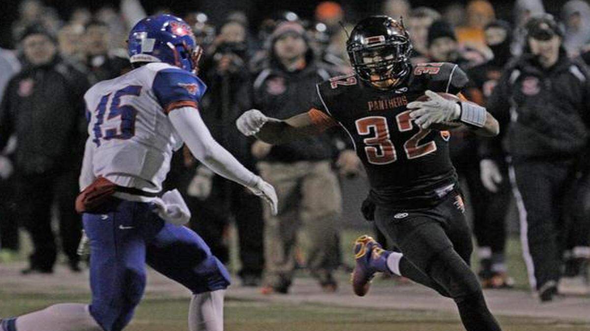 
Oak Grove’s Aaron Graham (right) has been a hard man to stop this season. Graham has rushed for 2,668 yards and 37 touchdowns in his senior season.
