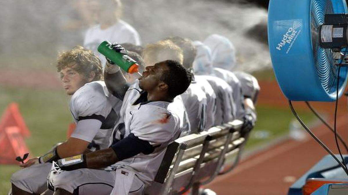 
The heat was an issue at last year’s game between Lee’s Summit West and Staley.
