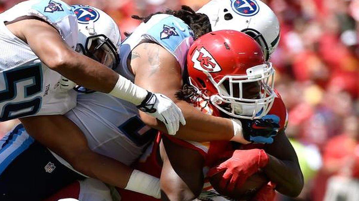 
Kansas City Chiefs running back Jamaal Charles found yardage hard to come by Sunday against Tennessee.
