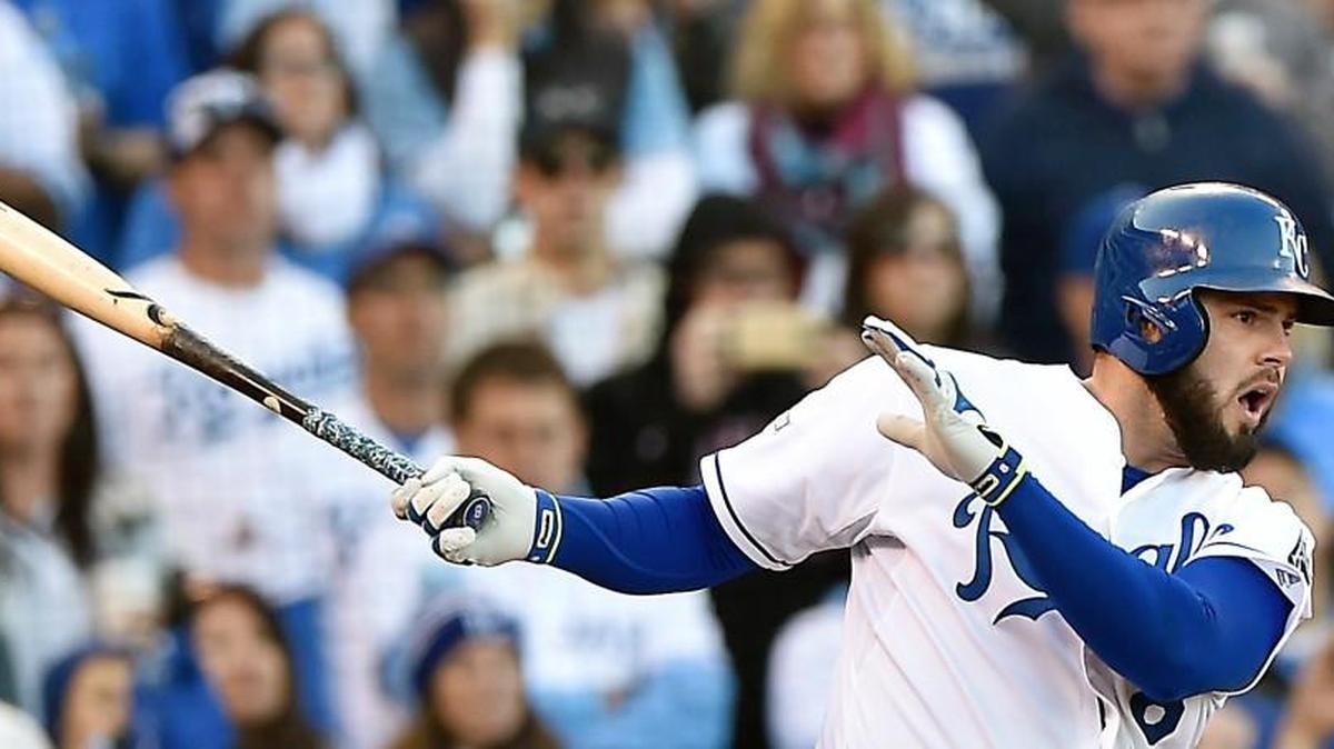 
Royals third baseman Mike Moustakas singled in the seventh inning to drive in Eric Hosmer and knot Saturday’s game at 3-ll.
