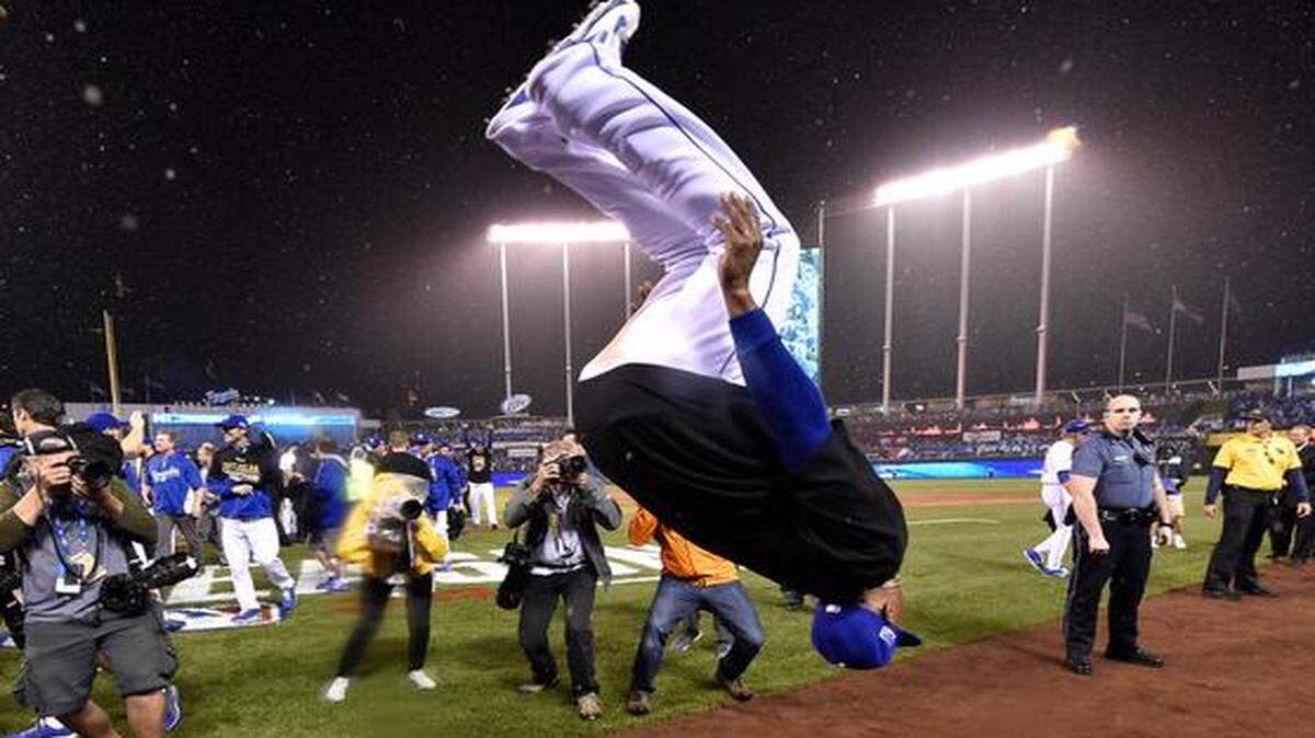 
Outfielder Jarrod Dyson did a backflip after the Royals beat the Angels 8-3 on Sunday night at Kauffman Stadium and swept the AL Division Series.


