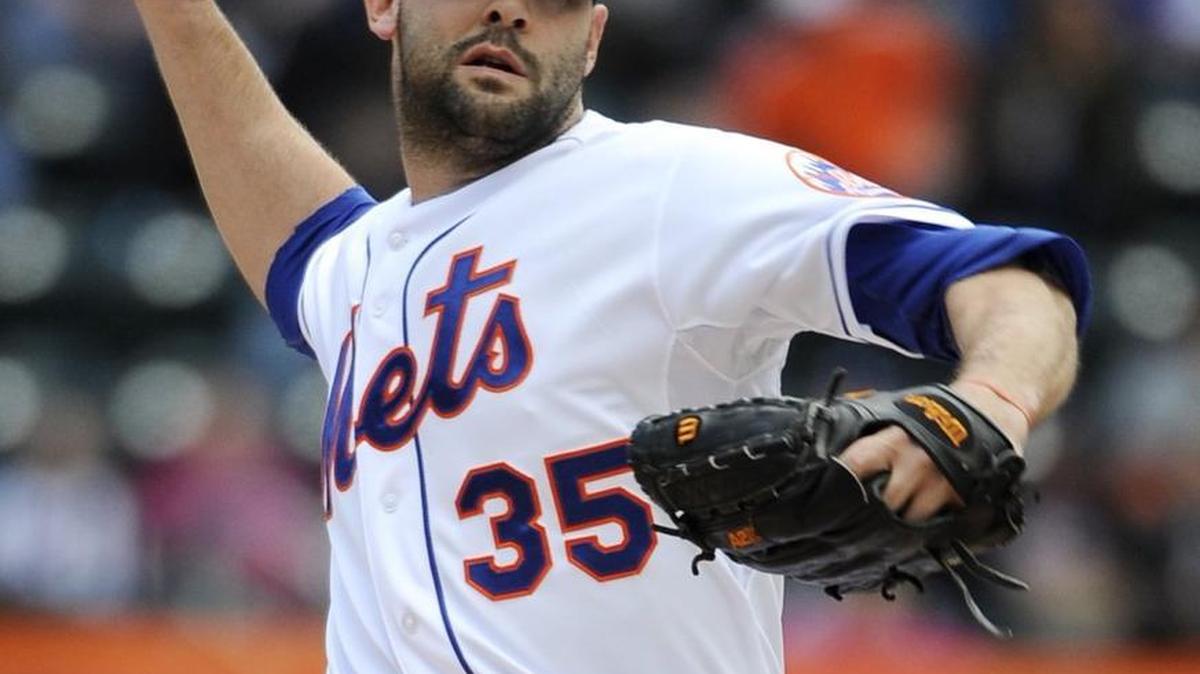 Mets pitcher Dillon Gee (35) throws against the Marlins during a game last year in New York.