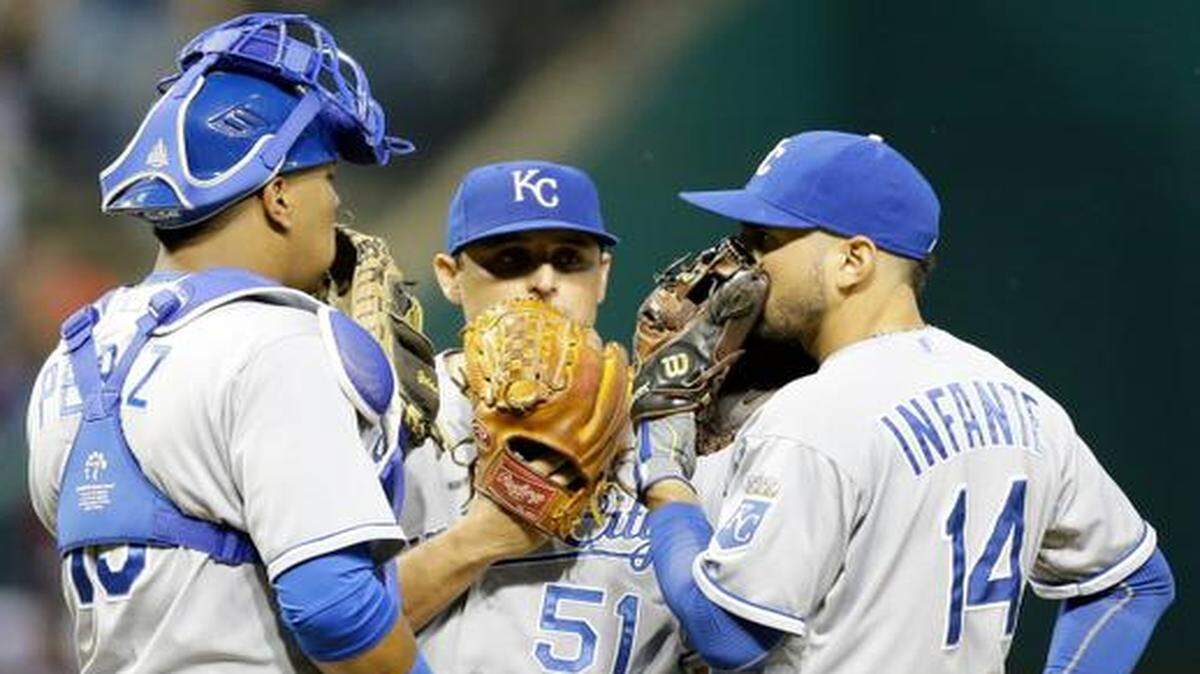 
For the second outing in a row, Royals starter Jason Vargas could not record an out after the fourth inning. Wednesday night against the Cleveland Indians, he allowed four runs, as he has, or worse, for four consecutive starts. He looked wobbly, with inexact location and deflating results. Vargas (center) conferenced in the first inning with catcher Salvador Perez (left) and second baseman Omar Infante.
