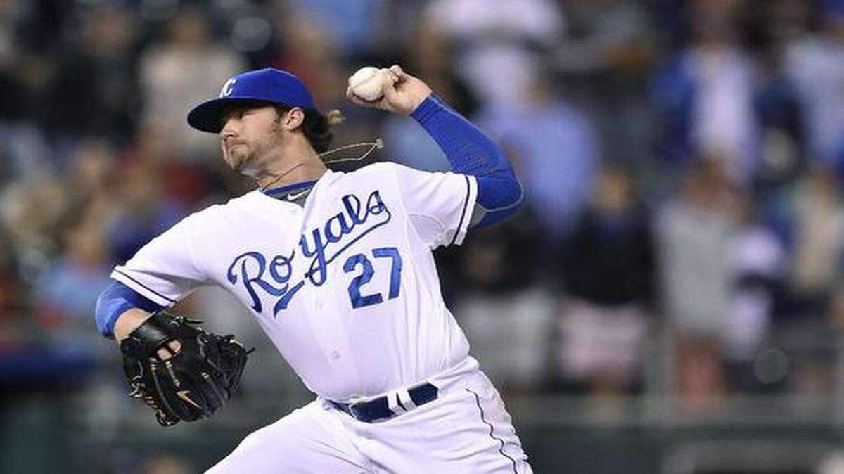 
Royals left-hander Brandon Finnegan closed out the ninth inning of a 7-1 win over the Red Sox on Saturday at Kauffman Stadium.
