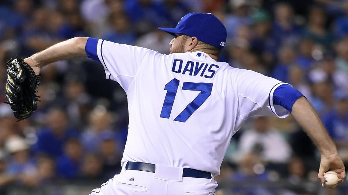 
For second time in three days, Wade Davis collected a save in place of Greg Holland as the Royals beat the Baltimore Orioles 3-2 on Tuesday night at Kauffman Stadium to take a 2-0 lead in the four-game series. 

