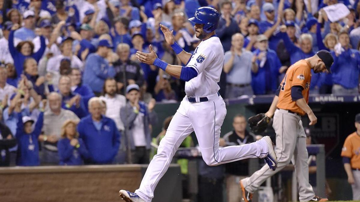 
Royals right fielder Alex Rios scored on a sacrifice fly by second baseman Ben Zobrist during the fifth inning Wednesday.
