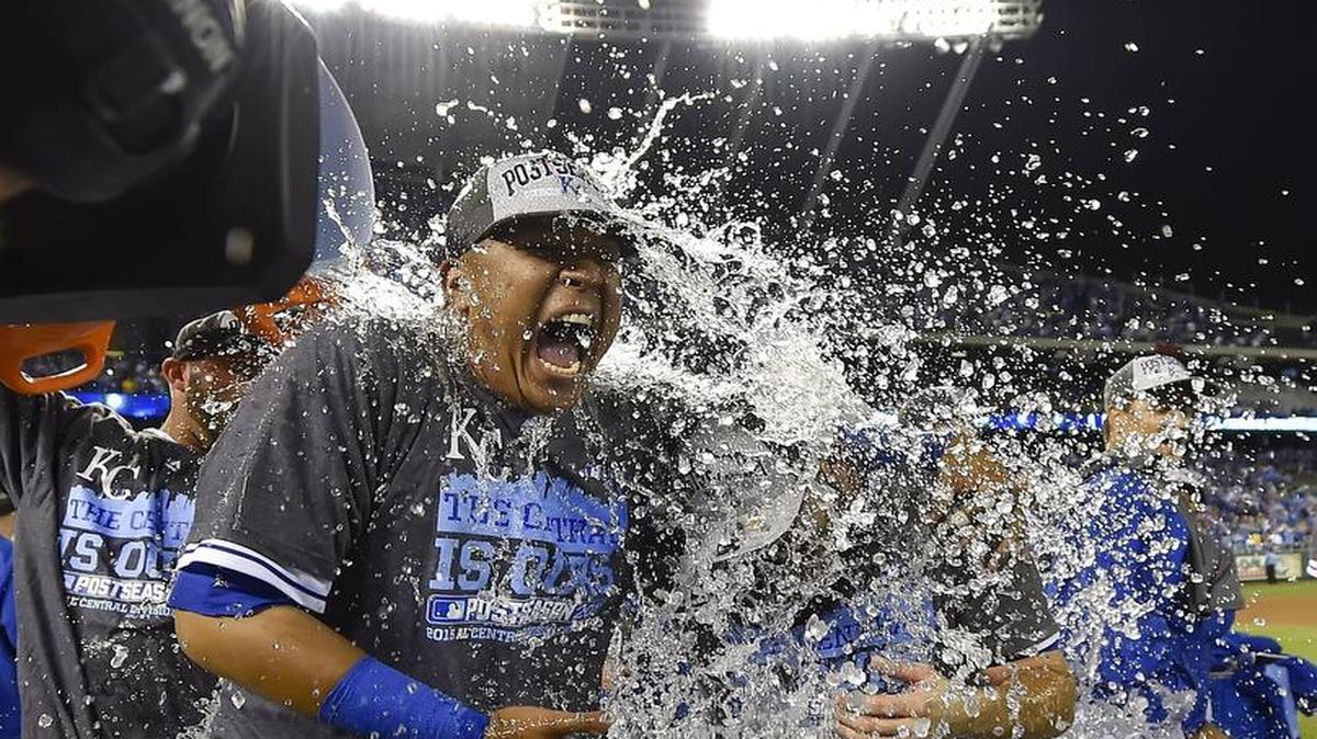 
Royals catcher Salvador Perez and Royals third baseman Mike Moustakas were dunked with ice water after the 10-4 victory over Seattle that clinched the AL Central Division on Thursday.
