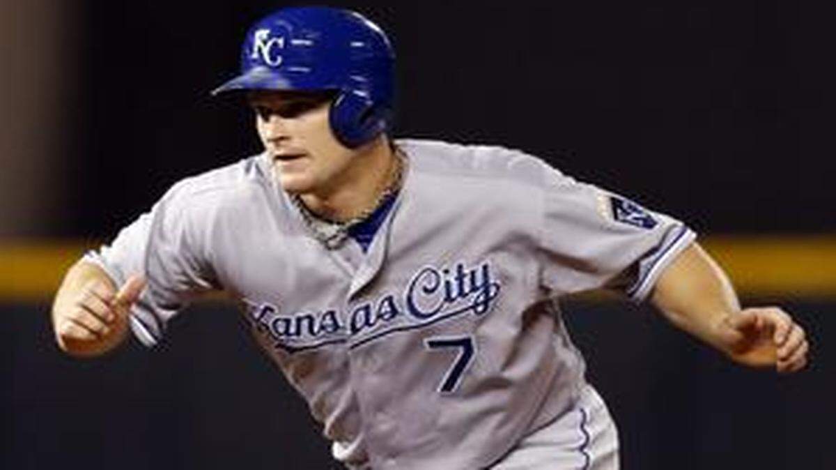 
Tuesday night against the Colorado Rockies, Josh Willingham came into the game in the seventh inning and singled up the middle to ignite the three-run flurry by the Royals that was capped by run-scoring doubles from Omar Infante and Salvador Perez. 
