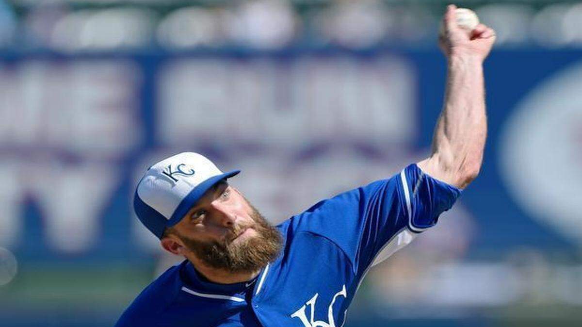 
Danny Duffy quelled worries about his health for at least a while with a spotless and scoreless two-inning start in the Royals’ 3-2 victory over Cincinnati at Surprise Stadium. He threw 20 pitches, 13 for strikes and faced just six batters.
