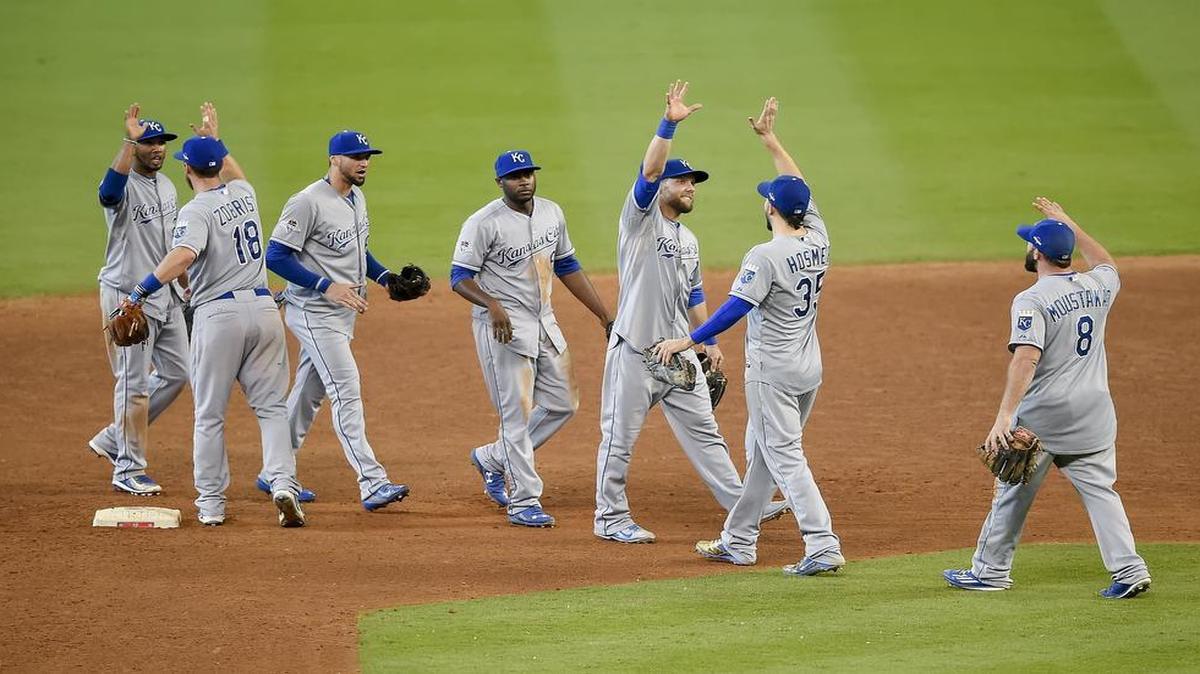 
The Royals celebrated after their comeback win in Game 4 of the American League Division Series.
