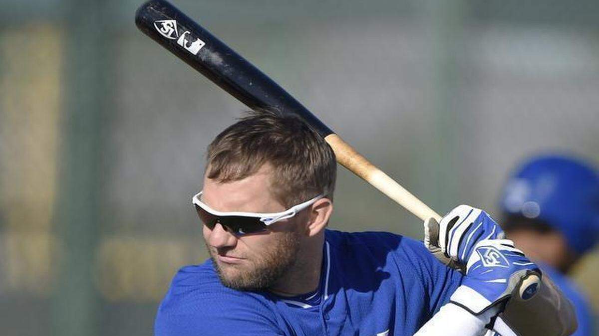 
Royals left fielder Alex Gordon stood in the batting box and watched pitches but did not swing during Thursday's spring training warmup before the game against the Texas Rangers on March 4, 2015, in Surprise, Ariz.
