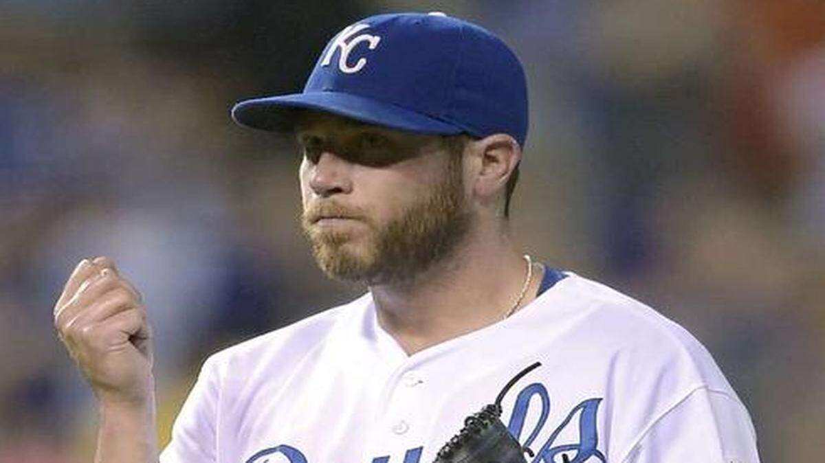 
Royals reliever Greg Holland closed out the Indians in the ninth inning Saturday night for his 27th save of the season.
