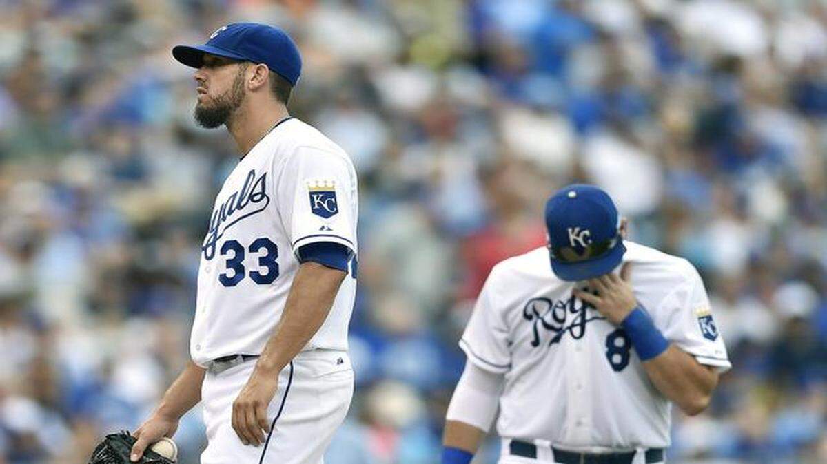 
Kansas City Royals starting pitcher James Shields (33) waits to be relieved in the seventh inning during Saturday's baseball game against the Detroit Tigers on September 20, 2014 at Kauffman Stadium in Kansas City, Mo.
