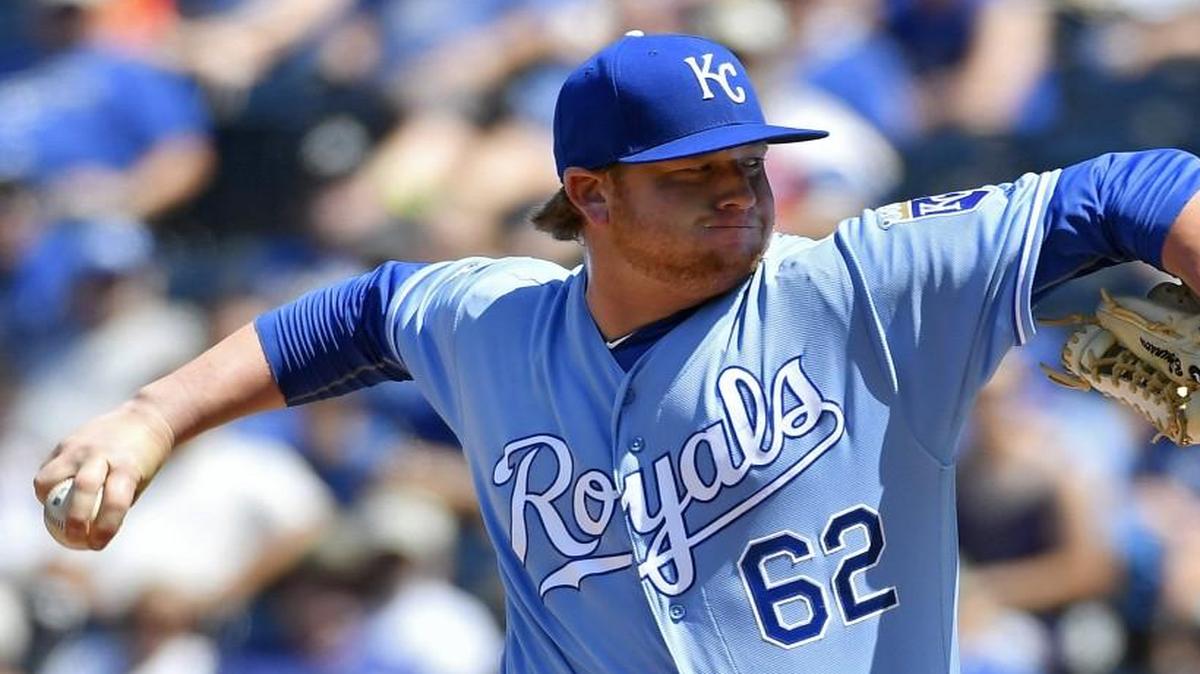 Kansas City Royals relief pitcher Brooks Pounders delivered a pitch against the Seattle Mariners on July 10, 2016, at Kauffman Stadium in Kansas City, Mo.