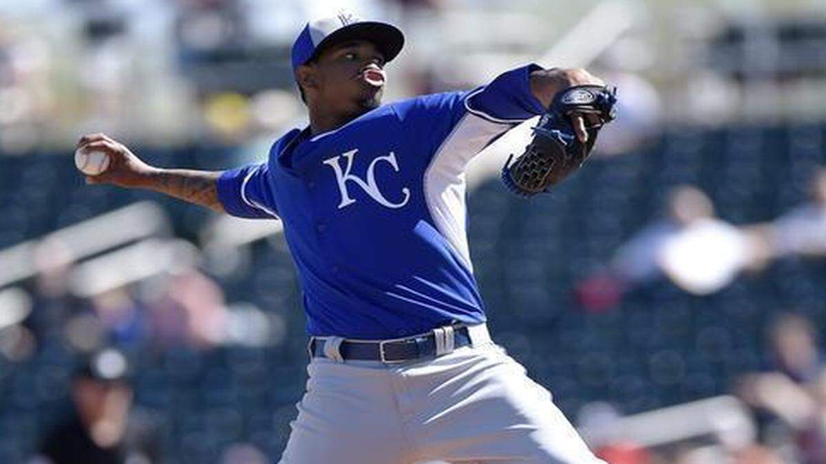 
Royals pitcher Yordano Ventura gave up four runs and four hits in the first inning against the Cleveland Indians on Friday, but he didn’t throw his curveball during a 34-pitch outing.
