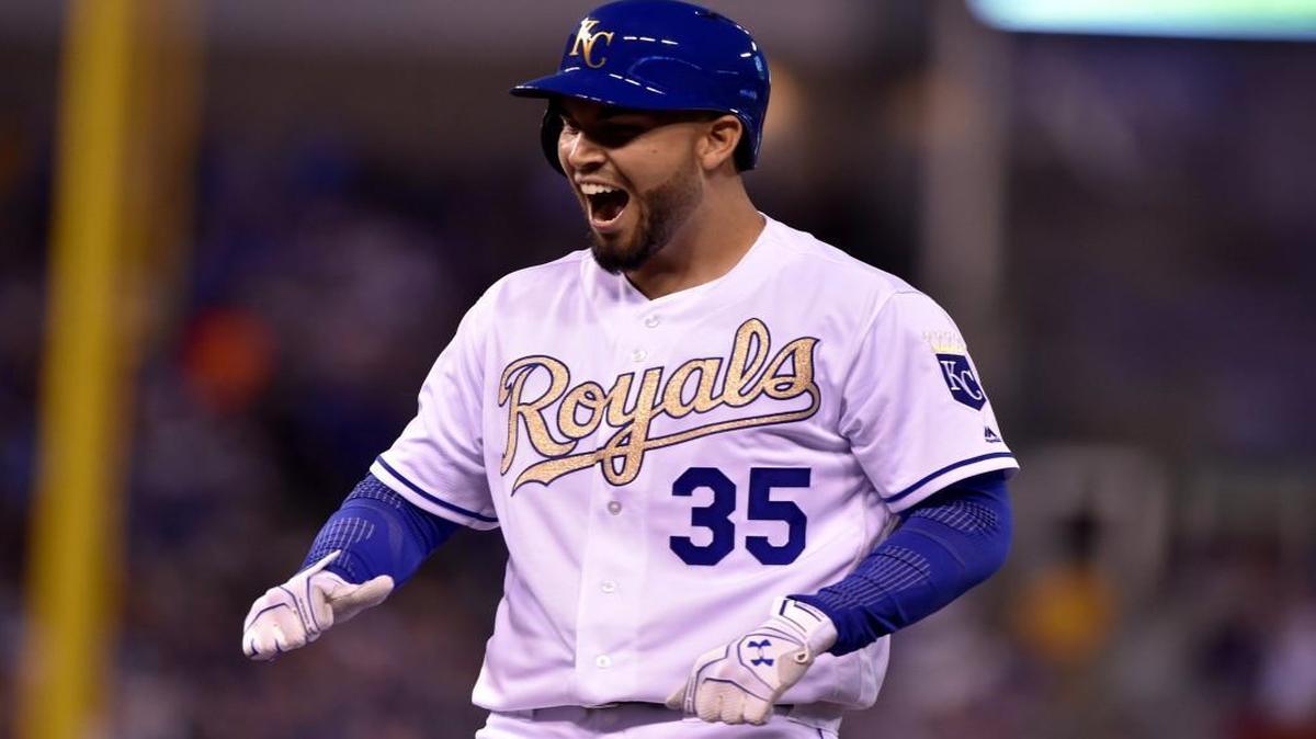 Royals first baseman Eric Hosmer was mobbed by adoring fans after Wednesday’s Justin Bieber concert in downtown KC.