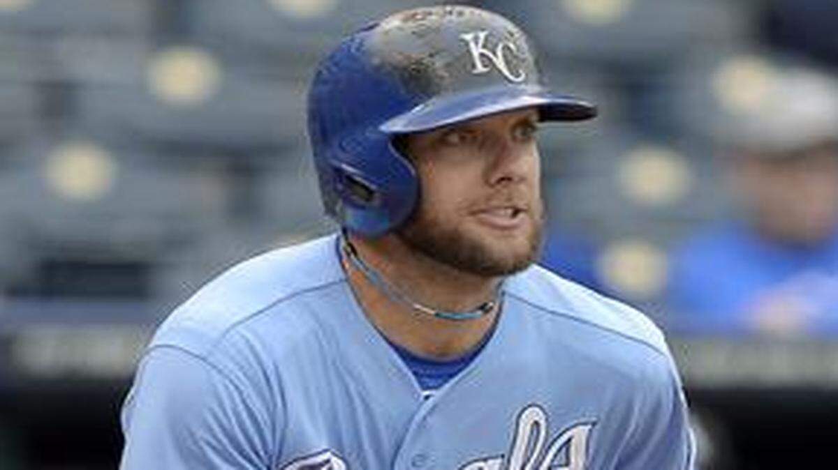 
Kansas City Royals outfielder Alex Gordon has an injured right wrist. “I can’t swing,” Gordon said Wednesday. “That’s when it hurts.”
