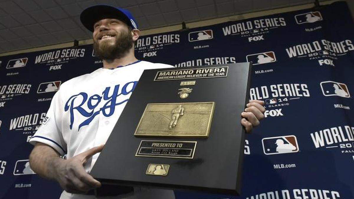 
The Royals are not itching to trade two-time All-Star closer Greg Holland but could explore his market when the general managers’ meetings start Monday in Phoenix.
