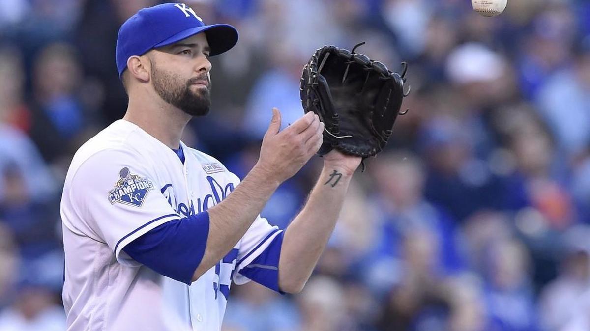 Kansas City Royals pitcher Dillon Gee