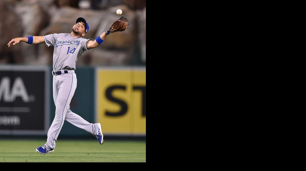 
Royals second baseman Omar Infante caught the second out of the eighth inning Thursday, a night of impressive defense by Kansas City. 
