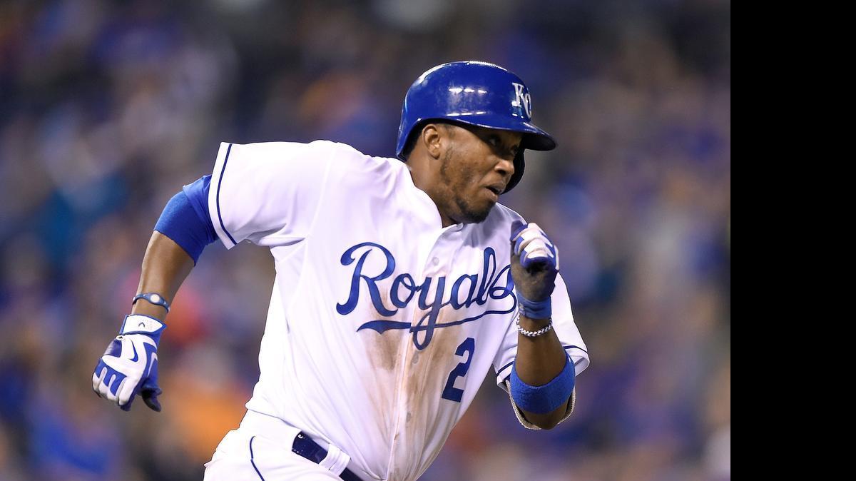 
Royals shortstop Alcides Escobar has been cleared to play after having concussion symptoms.