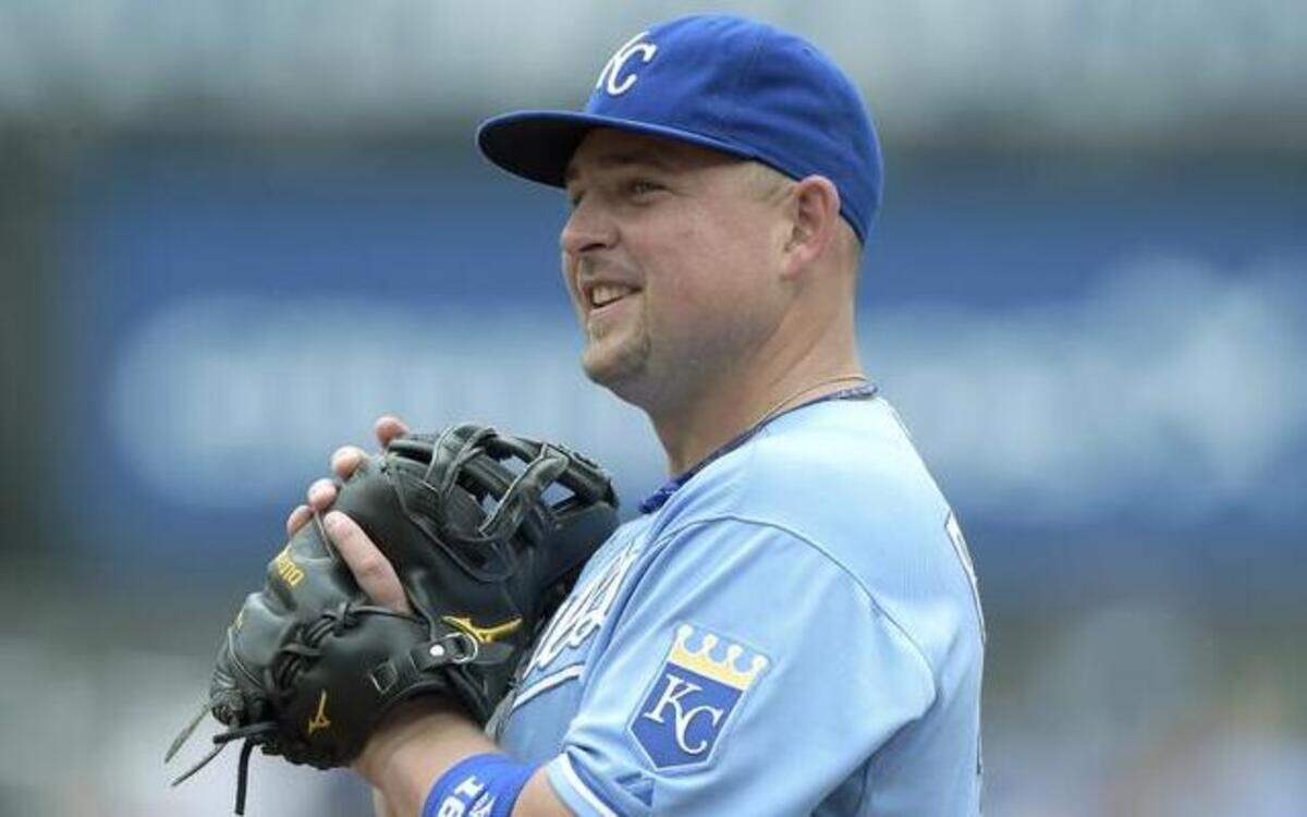 
Billy Butler, who was a member of the Royals organization for 10 seasons, is officially a member of the Oakland Athletics, who announced his free-agent signing Wednesday.
