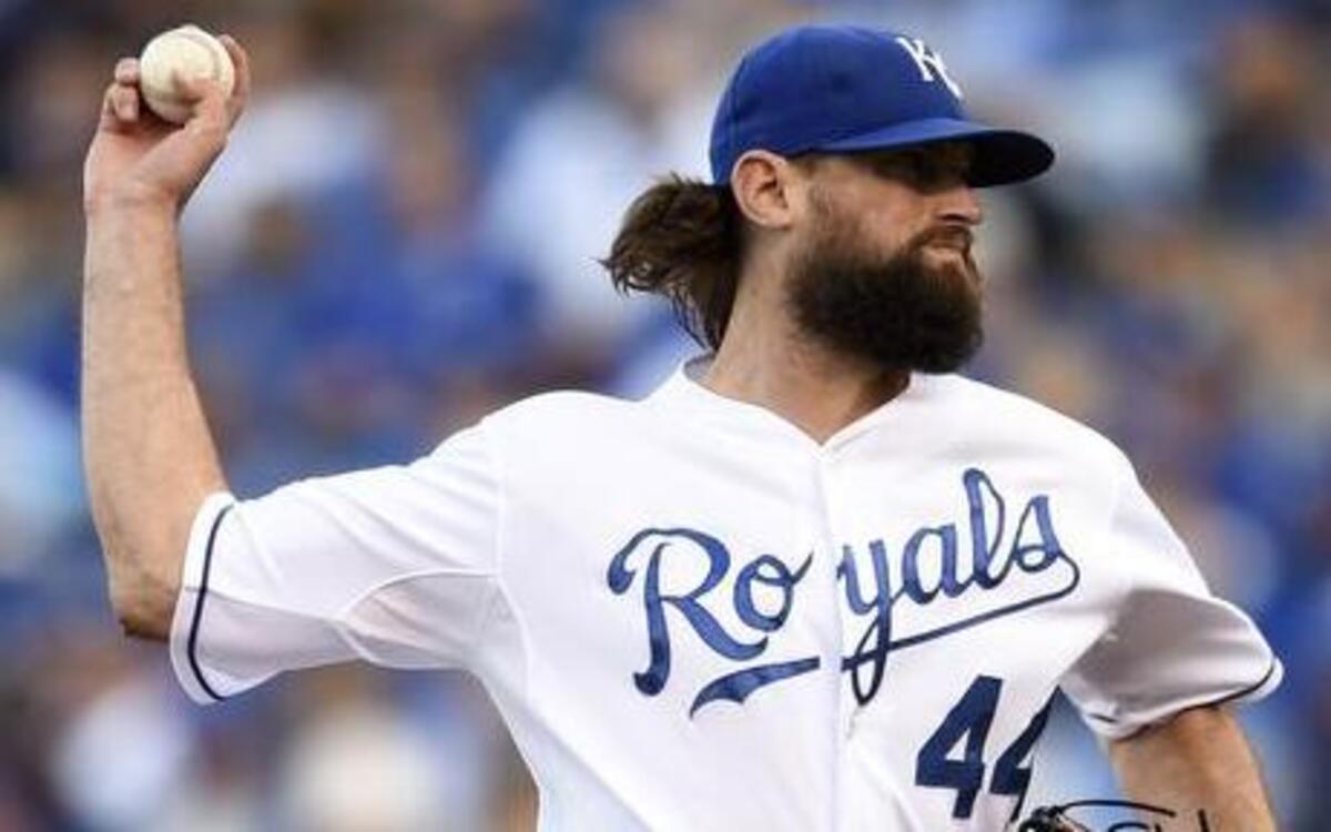 
Royals reliever Luke Hochevar pitched out of a jam Saturday in Kansas City’s second ALCS game against the Toronto Blue Jays.
