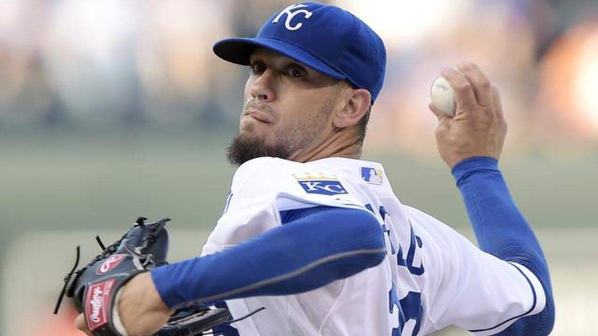 
James Shields takes the mound tonight for Kansas City as the Royals play the second game of a three-game interleague series against the San Francisco Giants at Kauffman Stadium.
