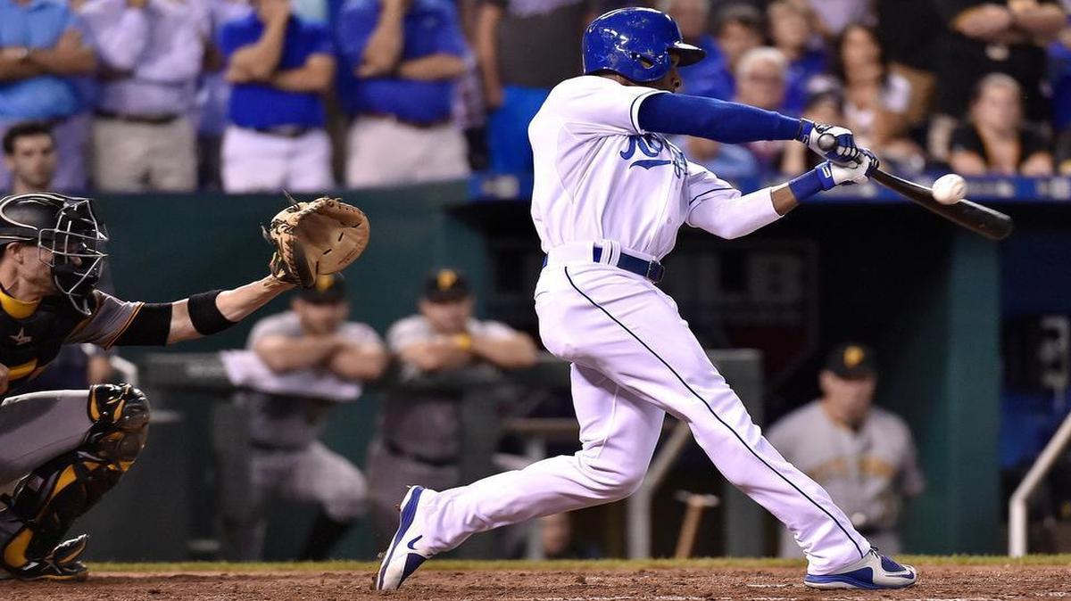 
Jarrod Dyson (1) hit a two-run double in the eighth inning to score Omar Infante and Alex Rios against the Pittsburgh Pirates on Tuesday night at Kauffman Stadium.
