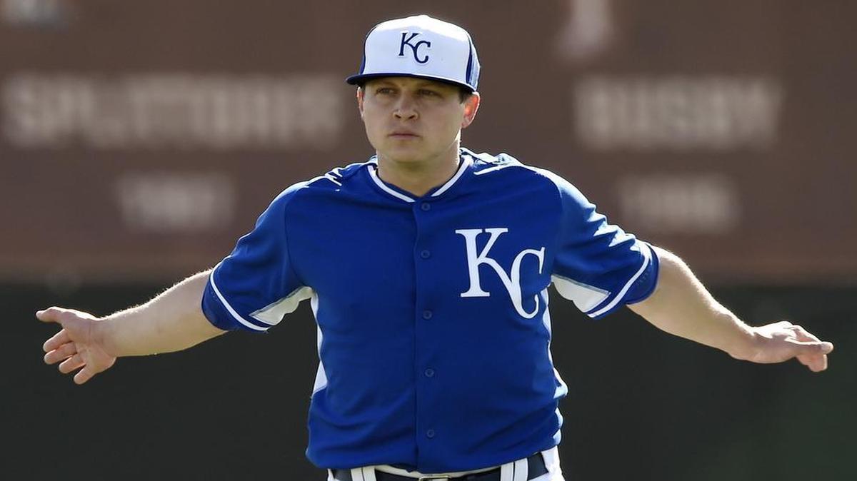 
Kris Medlen is trying to come back from Tommy John surgery for the second time in his career.
