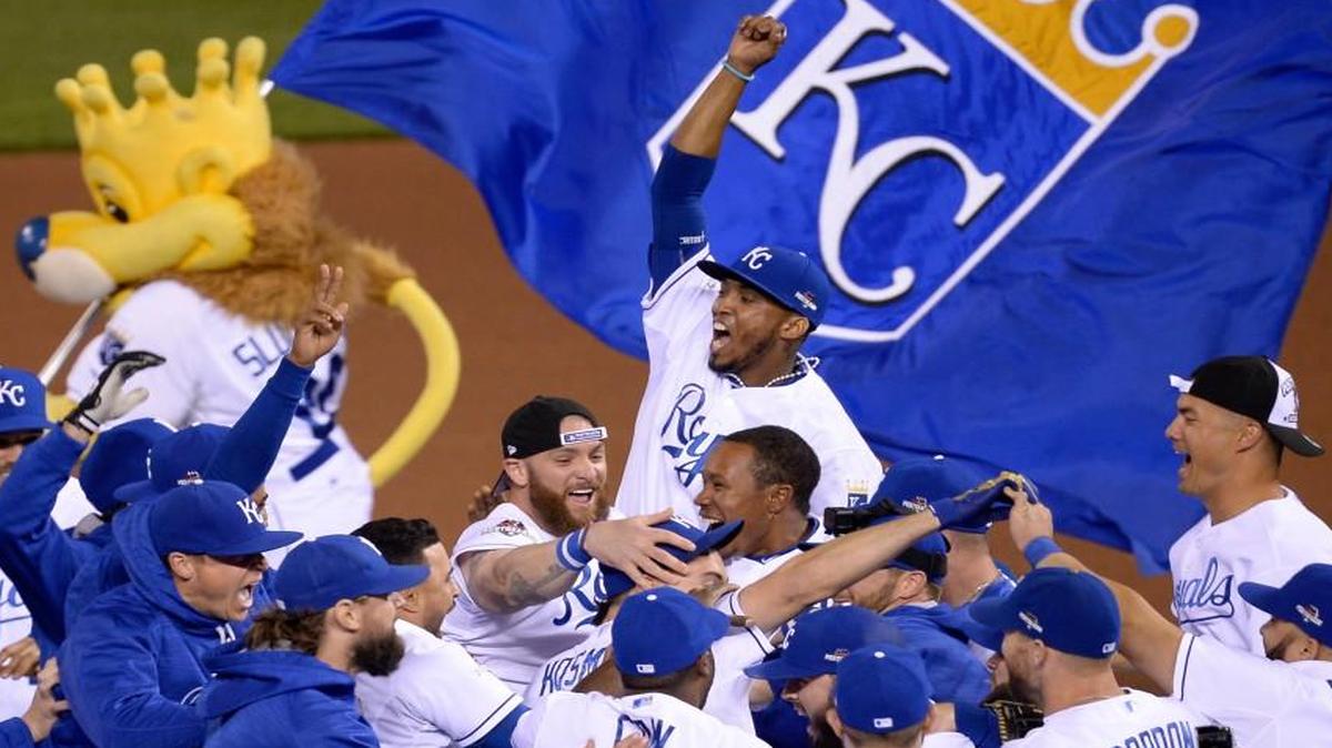 
The Royals celebrated after finishing off the 7-2 victory over Toronto on Wednesday night in the AL Division Series.

