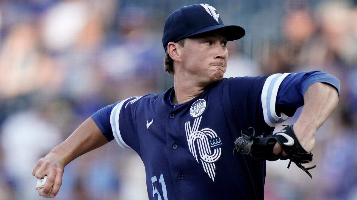 Kansas City Royals starting pitcher Brady Singer throws during the first inning of a baseball game against the Houston Astros Friday, June 3, 2022, in Kansas City, Mo.