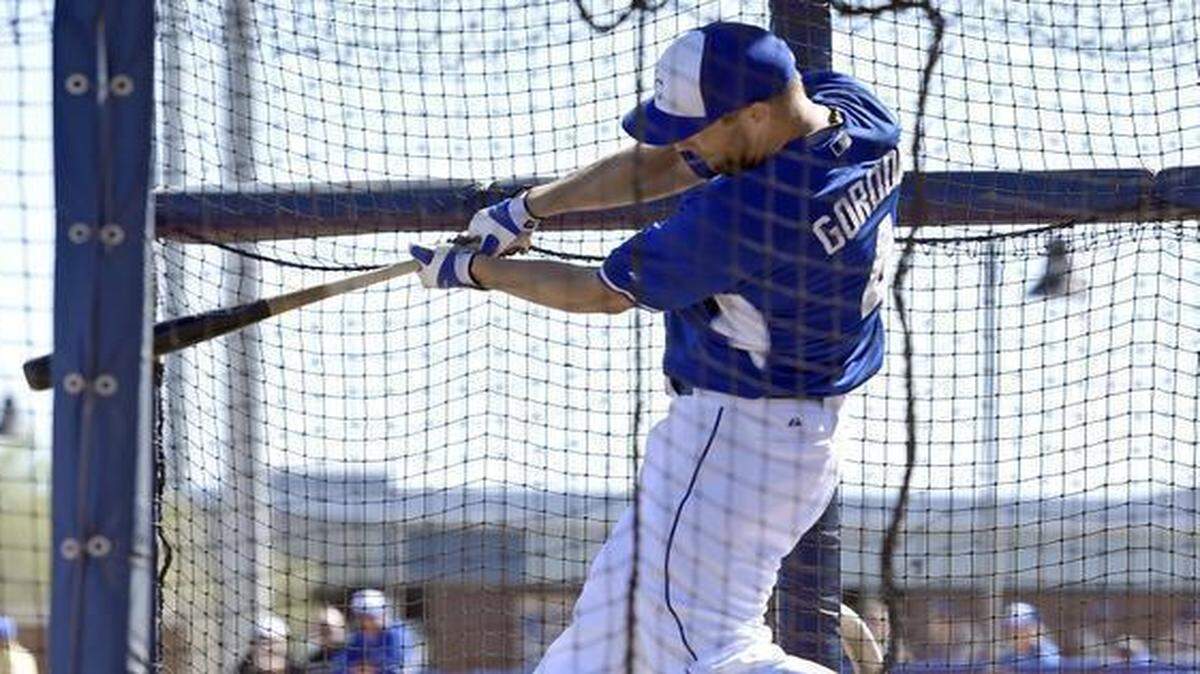 
Royals left fielder Alex Gordon took soft-toss cuts on the field at the end of Thursday's spring-training workout in Surprise, Ariz.
