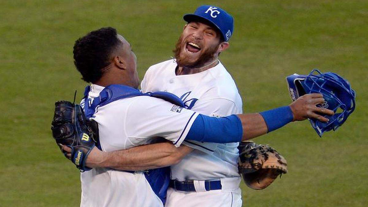 
Royals catcher Salvador Perez embraced closer Greg Holland after the final pitch Wednesday. 
