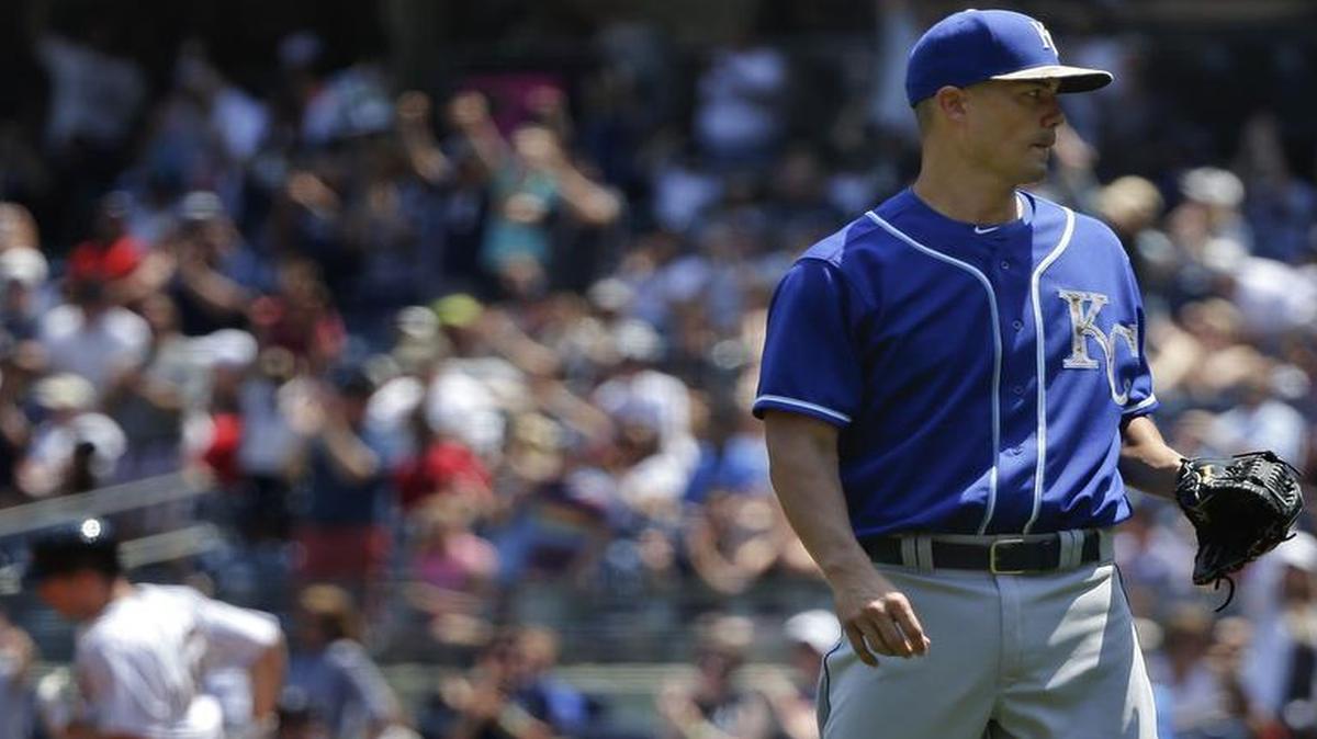 
 Royals pitcher Jeremy Guthrie gave up a two-run home run to the Yankees’ Chase Headley in the first inning Monday in New York. It was the first homer in what would be a very bad day.
