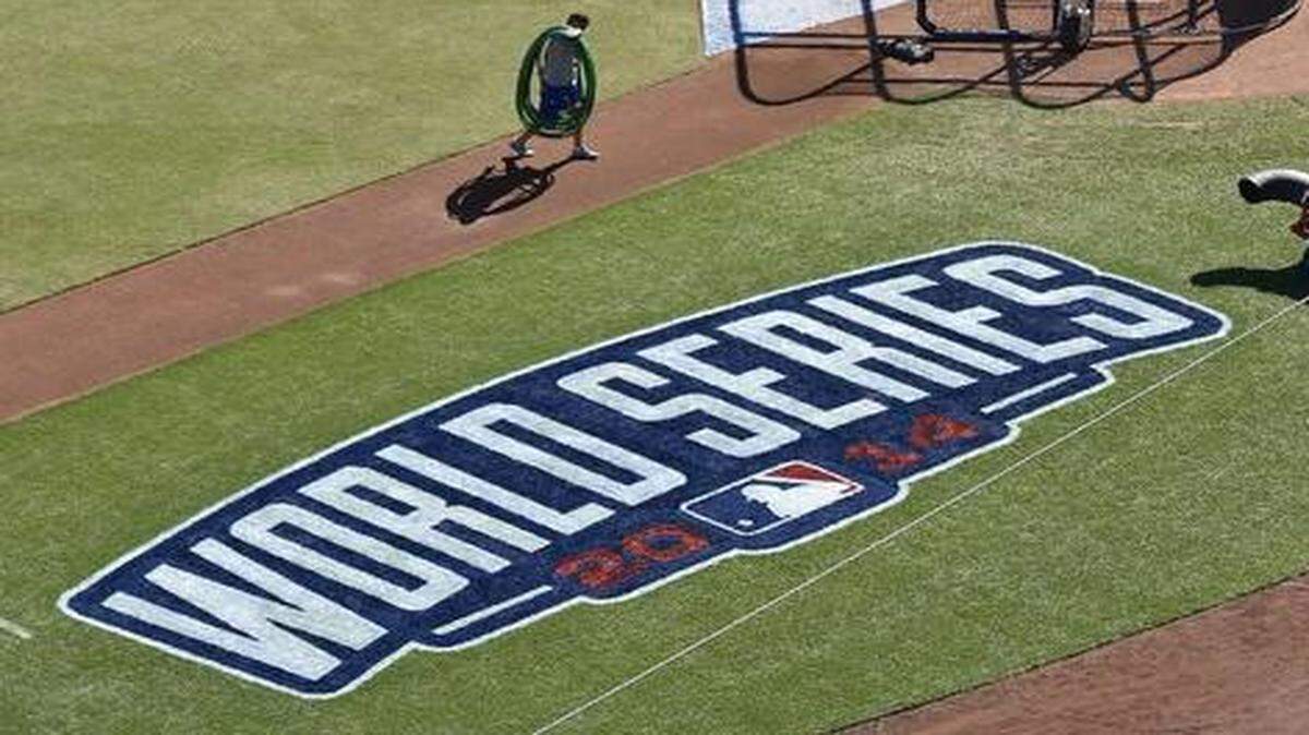 
The zoos and research universities of Kansas City and San Francisco have joined their mayors in placing bets on the World Series showdown between the Royals and the Giants.
