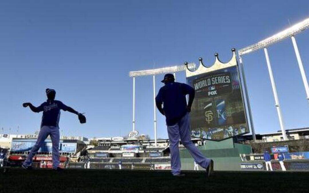 
The Royals warmed up before Wednesday’s World Series game seven at Kauffman Stadium.
