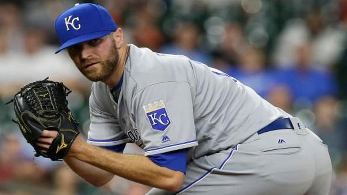 Royals closer Wade Davis did not have his best stuff on Tuesday night against the Astros. Yet he refused to give in. After walking two Astros batters with one out in the bottom of the ninth, he bore down against the teeth of the Houston order, coaxing a fly-ball out and a strikeout to give Kansas City a 3-2 win.