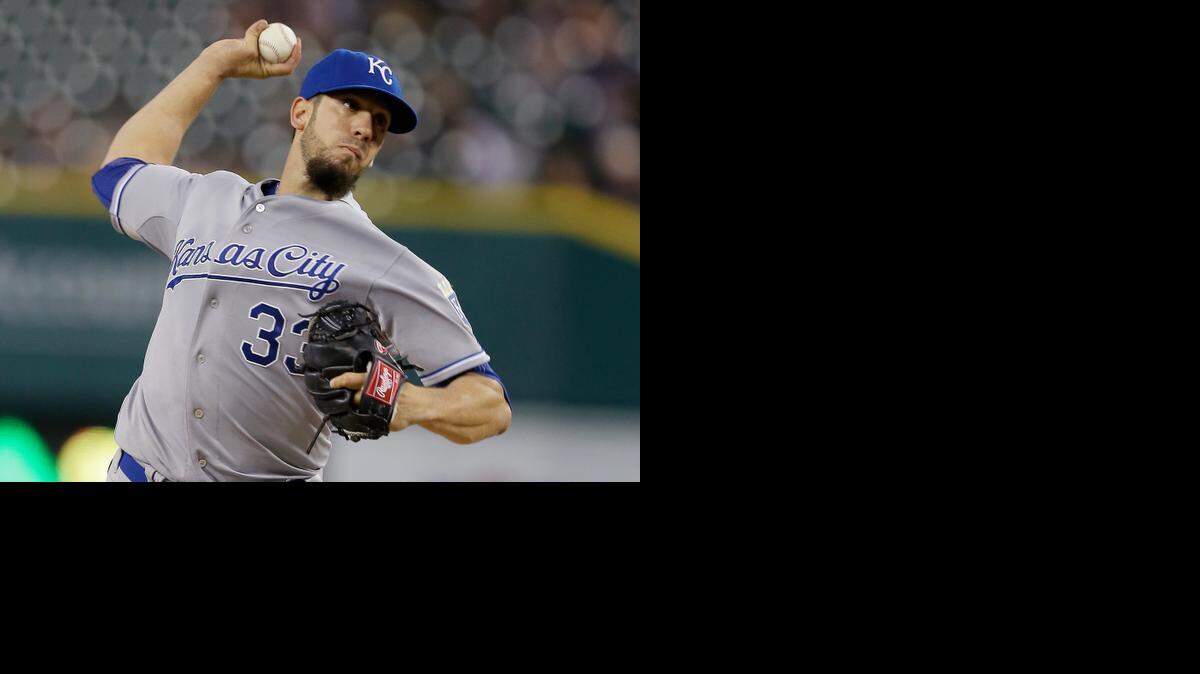 
Starter James Shields struck out eight and gave up two hits in seven innings as the Royals beat the Tigers 2-0 on Wednesday night in Detroit to take a one-game lead over the Tigers in the American League Central.
