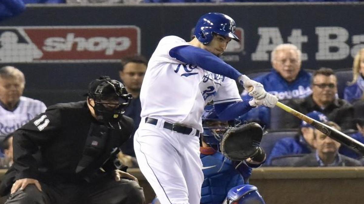 
Eric Hosmer connected for a double that gave the Royals an insurance run in the eighth inning of Game 1 of ALCS.

